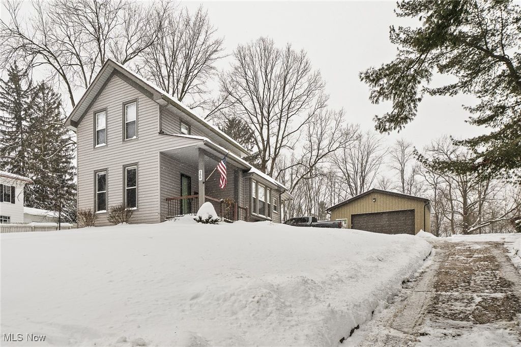 288 E Clinton Street, Doylestown, OH 44230