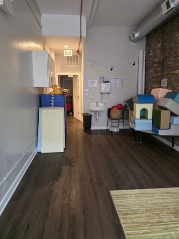 1904-06 W Montrose Avenue, Chicago, IL 60640