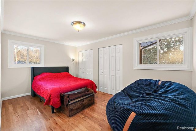 3267 Greentree Road, Bloomfield Charter Township, MI 48304