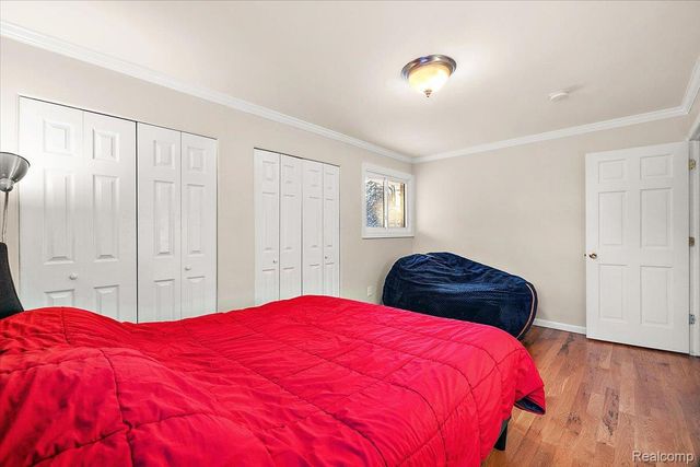 3267 Greentree Road, Bloomfield Charter Township, MI 48304