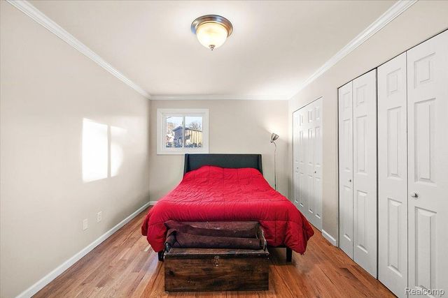 3267 Greentree Road, Bloomfield Charter Township, MI 48304