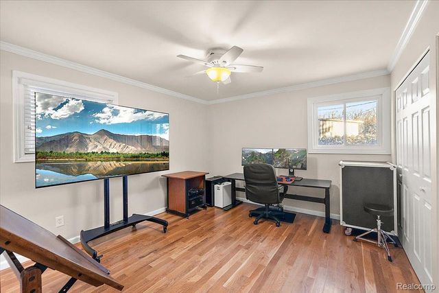 3267 Greentree Road, Bloomfield Charter Township, MI 48304