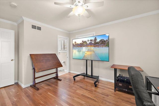 3267 Greentree Road, Bloomfield Charter Township, MI 48304