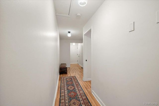 3267 Greentree Road, Bloomfield Charter Township, MI 48304