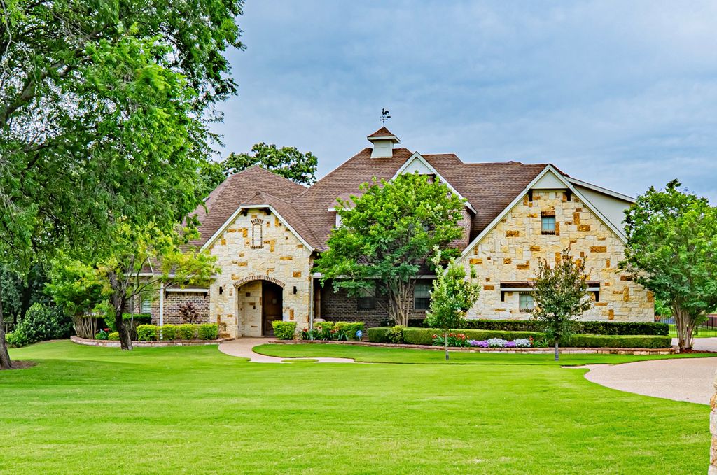 710 Corsica Court, Argyle, TX 76226