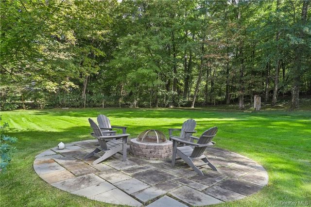 16 Old Logging Road, Pound Ridge, NY 10576
