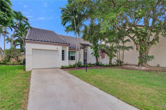 8946 SW 150th Ct Cir E, Miami, FL 33196