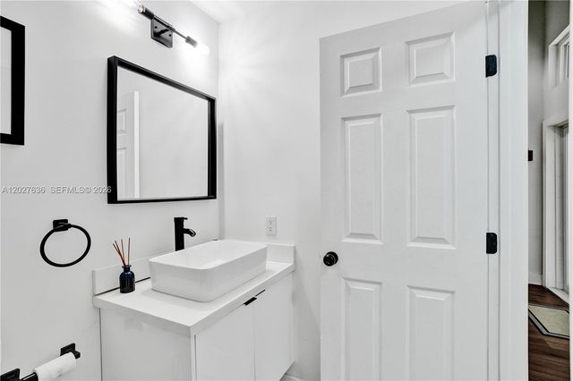 8946 SW 150th Ct Cir E, Miami, FL 33196
