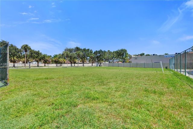 8946 SW 150th Ct Cir E, Miami, FL 33196