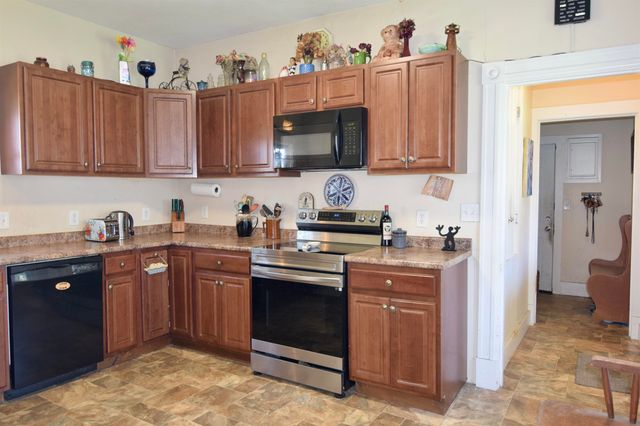 33 Court Street, Newport, NH 03773