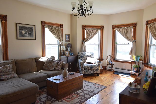 33 Court Street, Newport, NH 03773
