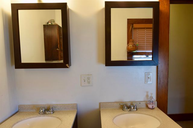 33 Court Street, Newport, NH 03773