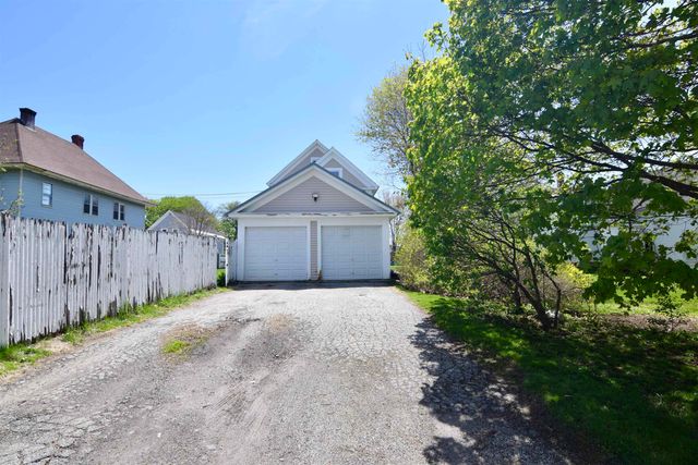 33 Court Street, Newport, NH 03773