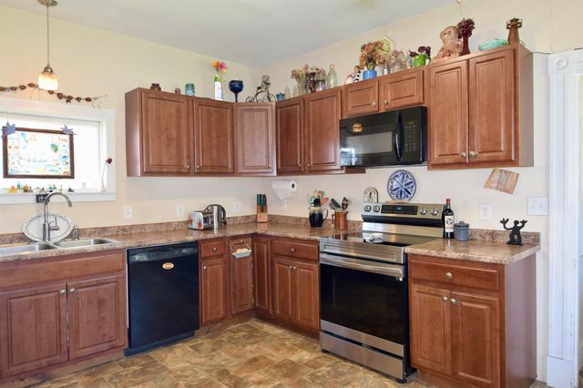 33 Court Street, Newport, NH 03773