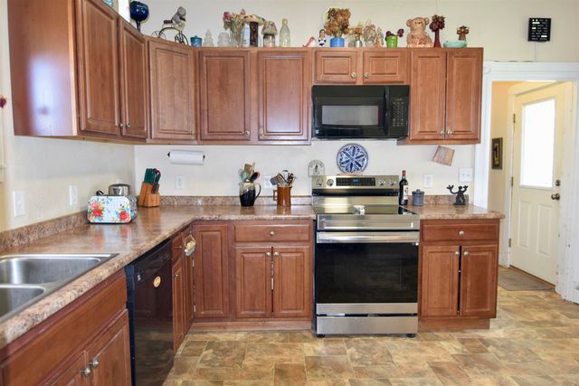 33 Court Street, Newport, NH 03773