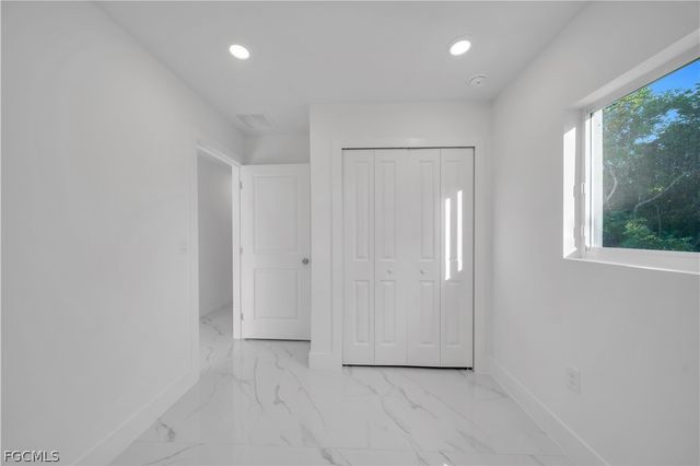 424 Alabama RD S, Lehigh Acres, FL 33936