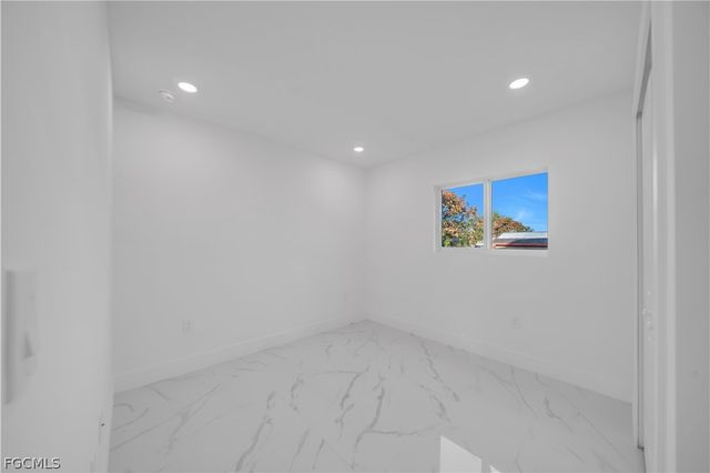 424 Alabama RD S, Lehigh Acres, FL 33936