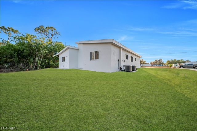 424 Alabama RD S, Lehigh Acres, FL 33936