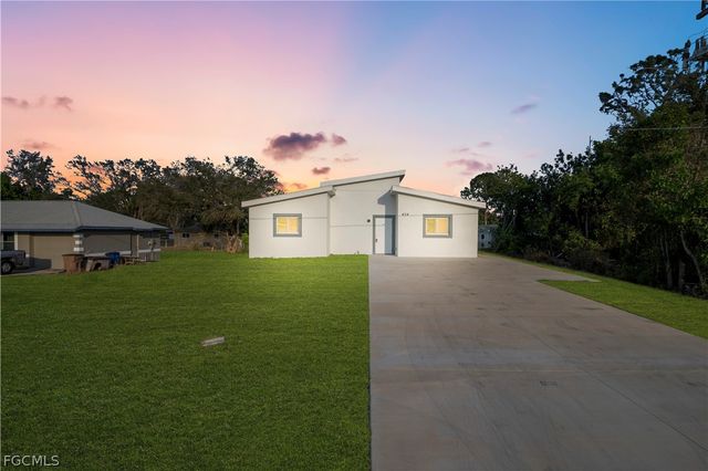 424 Alabama RD S, Lehigh Acres, FL 33936