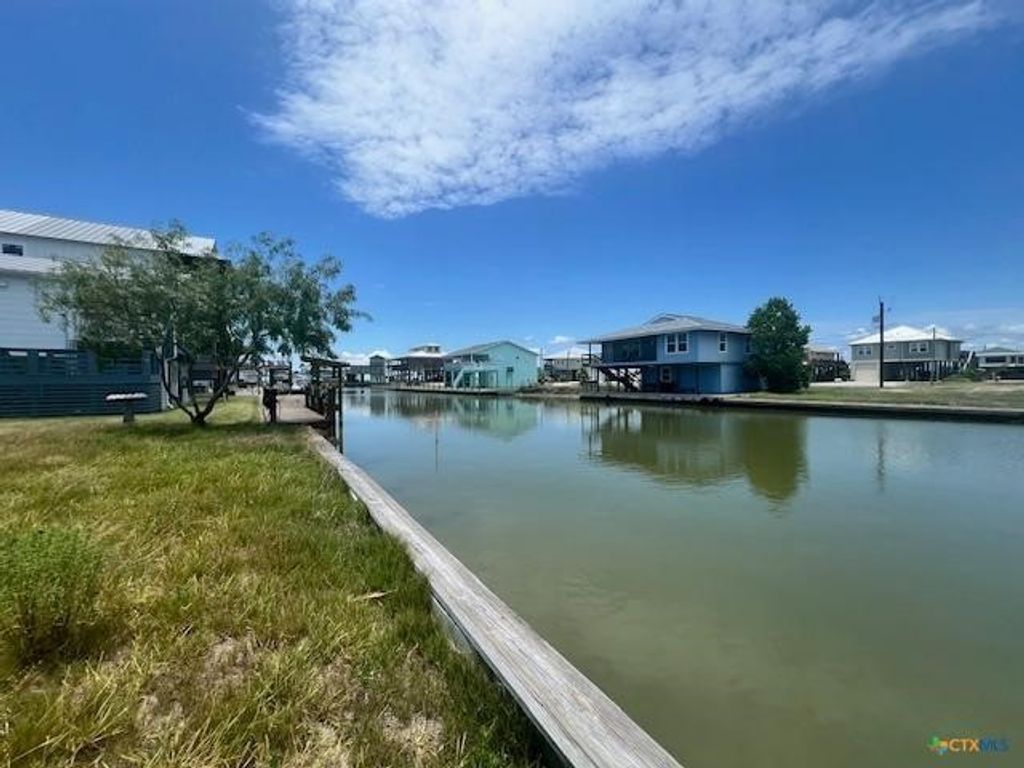 114 Channelview, Rockport, TX 78382