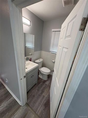 8420 Republic Avenue, Warren, MI 48089