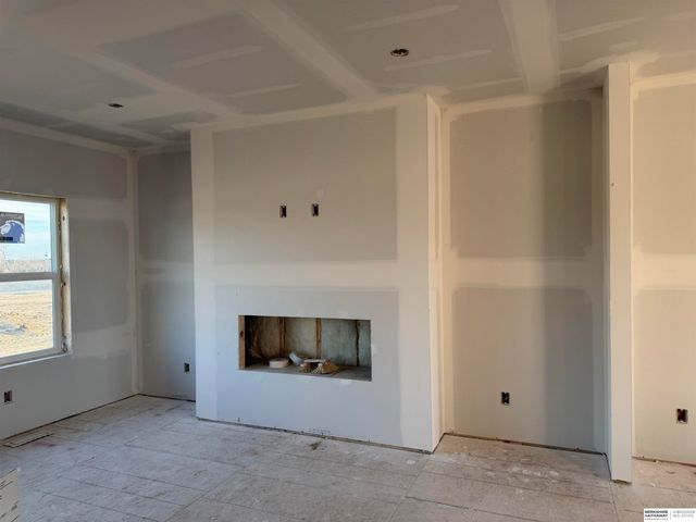 6213 N 209 Street, Elkhorn, NE 68022