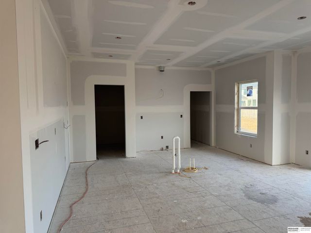 6213 N 209 Street, Elkhorn, NE 68022