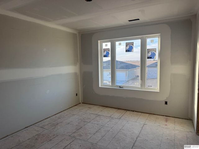 6213 N 209 Street, Elkhorn, NE 68022