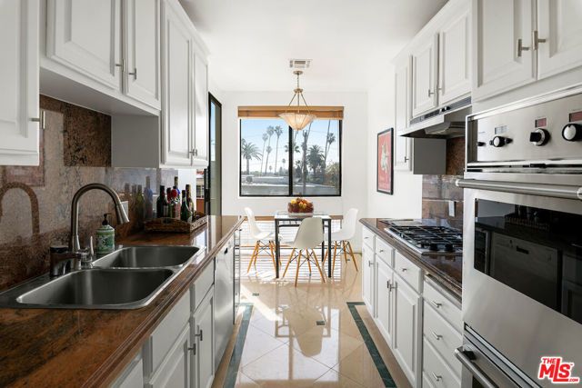 750 S Bundy Drive 302, Los Angeles, CA 90049