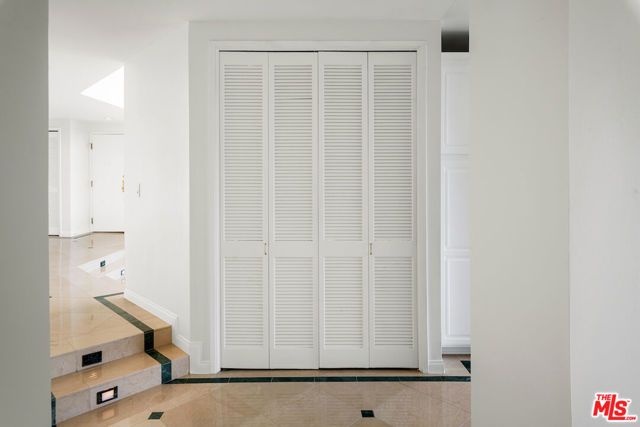 750 S Bundy Drive 302, Los Angeles, CA 90049