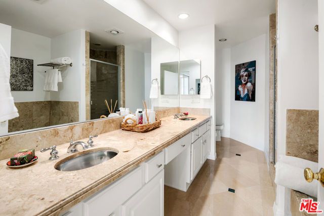 750 S Bundy Drive 302, Los Angeles, CA 90049