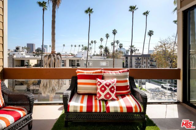 750 S Bundy Drive 302, Los Angeles, CA 90049