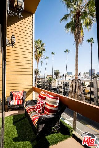 750 S Bundy Drive 302, Los Angeles, CA 90049