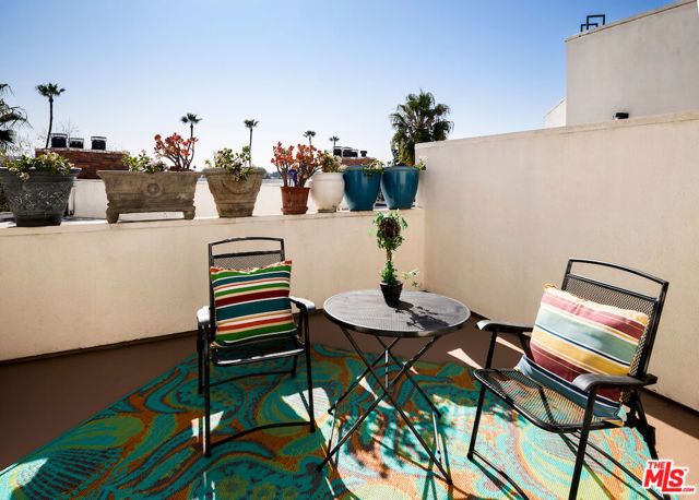 750 S Bundy Drive 302, Los Angeles, CA 90049