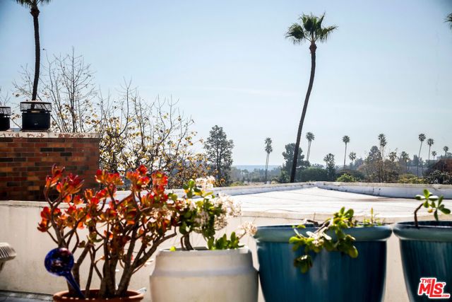 750 S Bundy Drive 302, Los Angeles, CA 90049