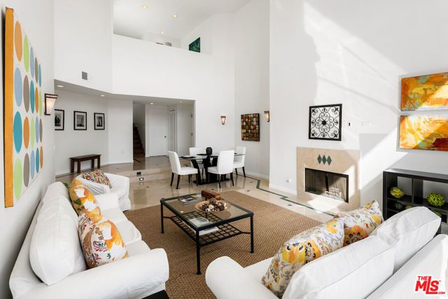 750 S Bundy Drive 302, Los Angeles, CA 90049