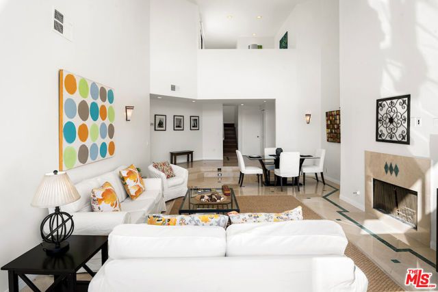 750 S Bundy Drive 302, Los Angeles, CA 90049