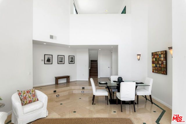 750 S Bundy Drive 302, Los Angeles, CA 90049