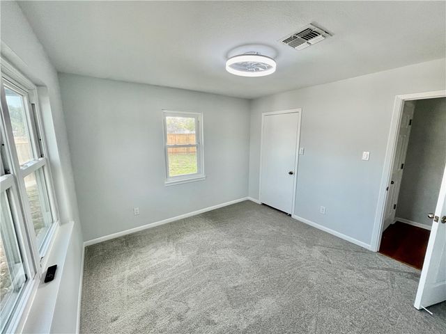 2005 Bay Ave., Rockport, TX 78382