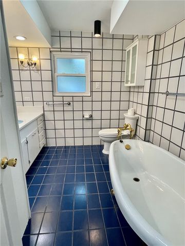 2005 Bay Ave., Rockport, TX 78382