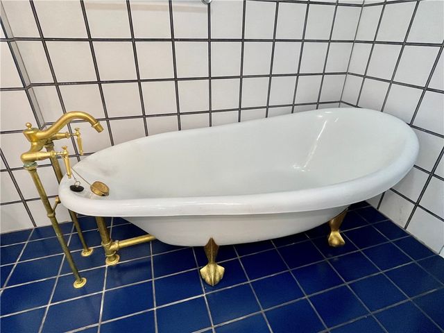 2005 Bay Ave., Rockport, TX 78382