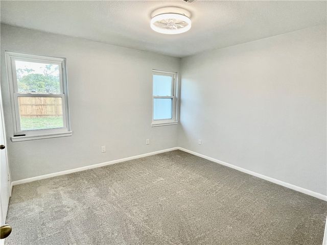 2005 Bay Ave., Rockport, TX 78382