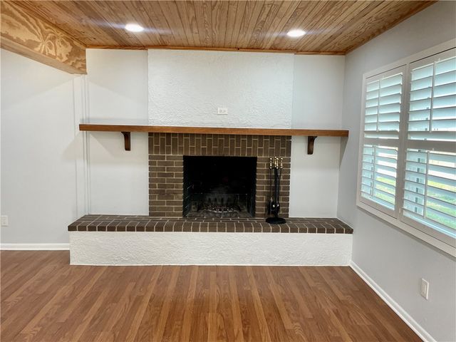 2005 Bay Ave., Rockport, TX 78382