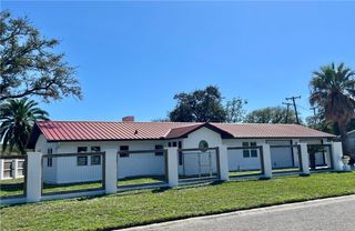 2005 Bay Ave., Rockport, TX 78382