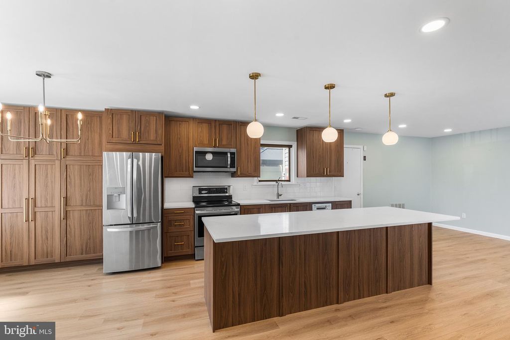 11 WILLOW PL, LOGAN TWP, NJ 08085 — photo 4