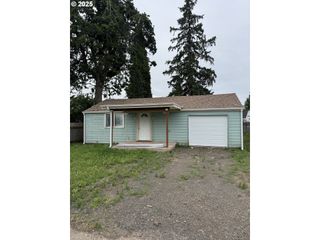 4545 CAMELLIA St, Springfield, OR 97478
