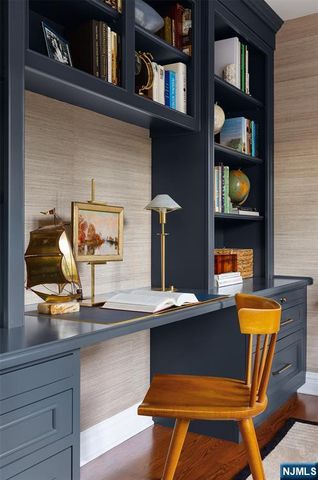 8 Howard Park Drive, Tenafly, NJ 07670