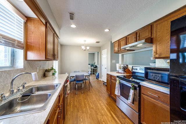 8180 FM 2146, Jourdanton, TX 78026