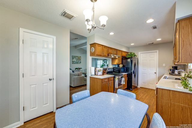 8180 FM 2146, Jourdanton, TX 78026