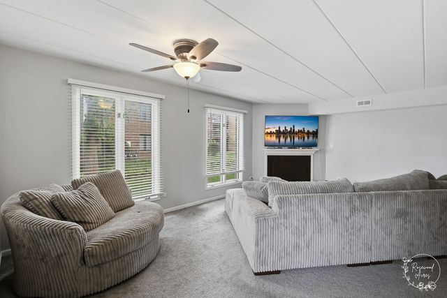 13531 Lamon Avenue 203, Crestwood, IL 60418
